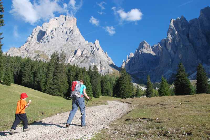 Wandern in den Bergen mit Kindern