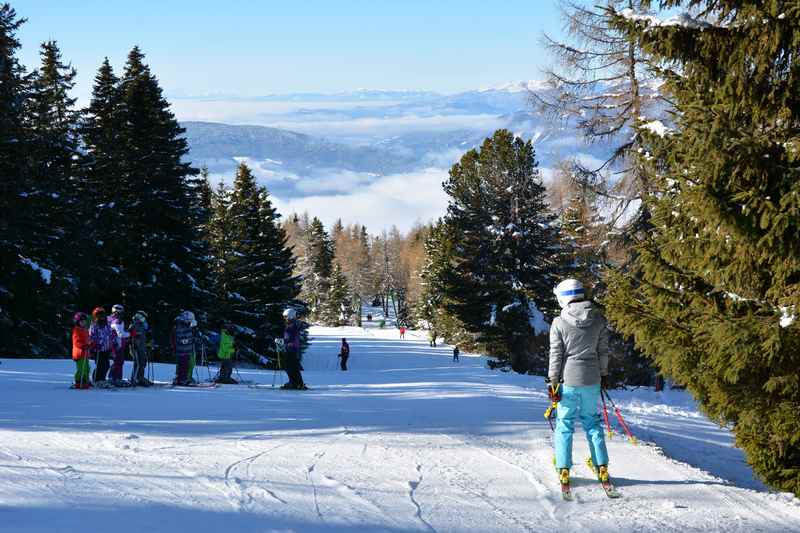 Skigebiet Zirbitzkogel:  Das ist der Blick von oben - viel Weitsicht im kleinen Skigebiet über die Steiermark 