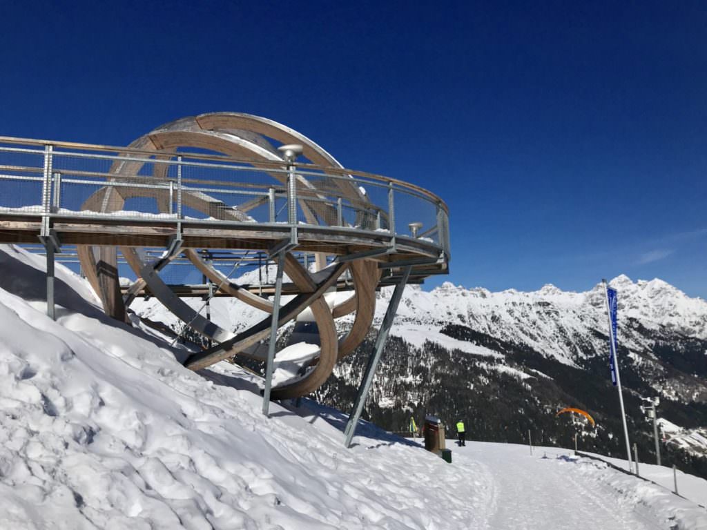 Elferlifte Rodelbahn - bei der Sonnenuhr kommen wir vorbei in Richtung Pinnistal