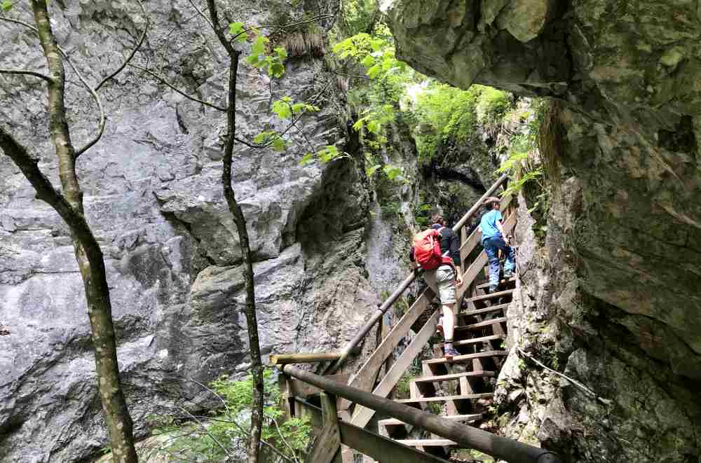 Familienurlaub Achensee - durch die Klamm wandern mit Kindern