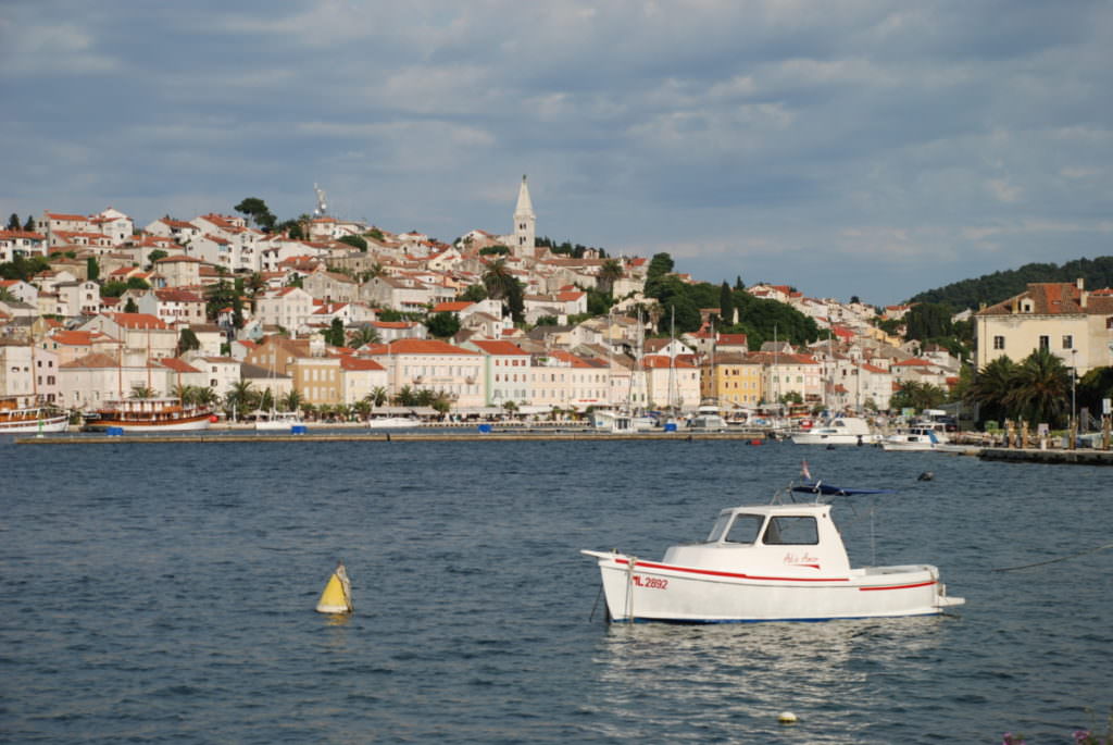 Familienurlaub Mali Losinj - Blick auf den Hafen und die Stadt