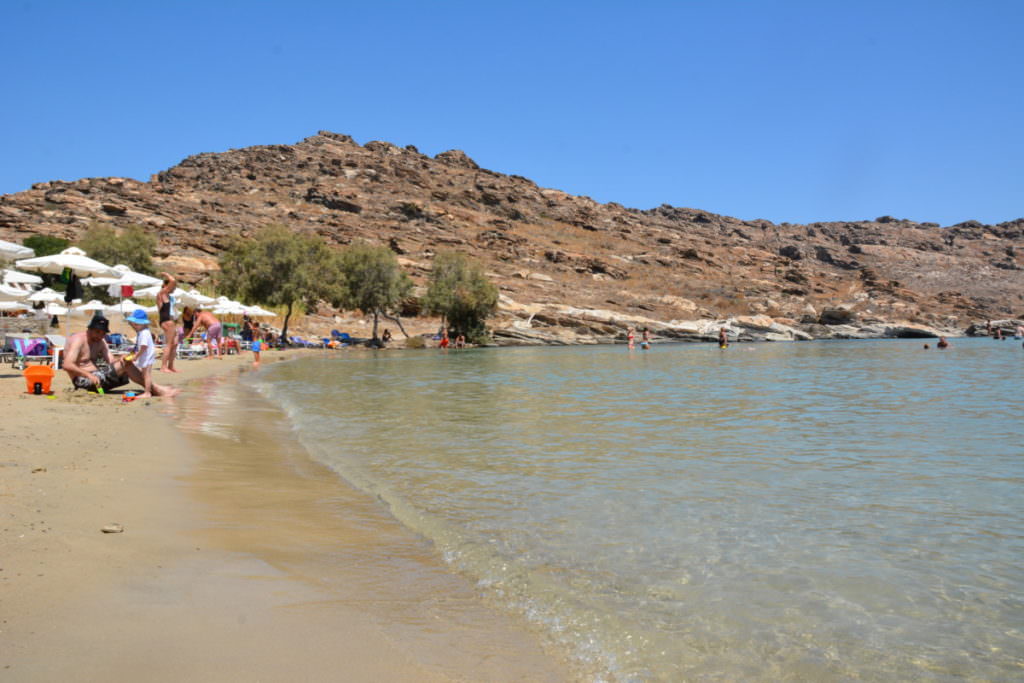 Schöner Sandstrand auf der Kykladeninsel Paros: Katholiko