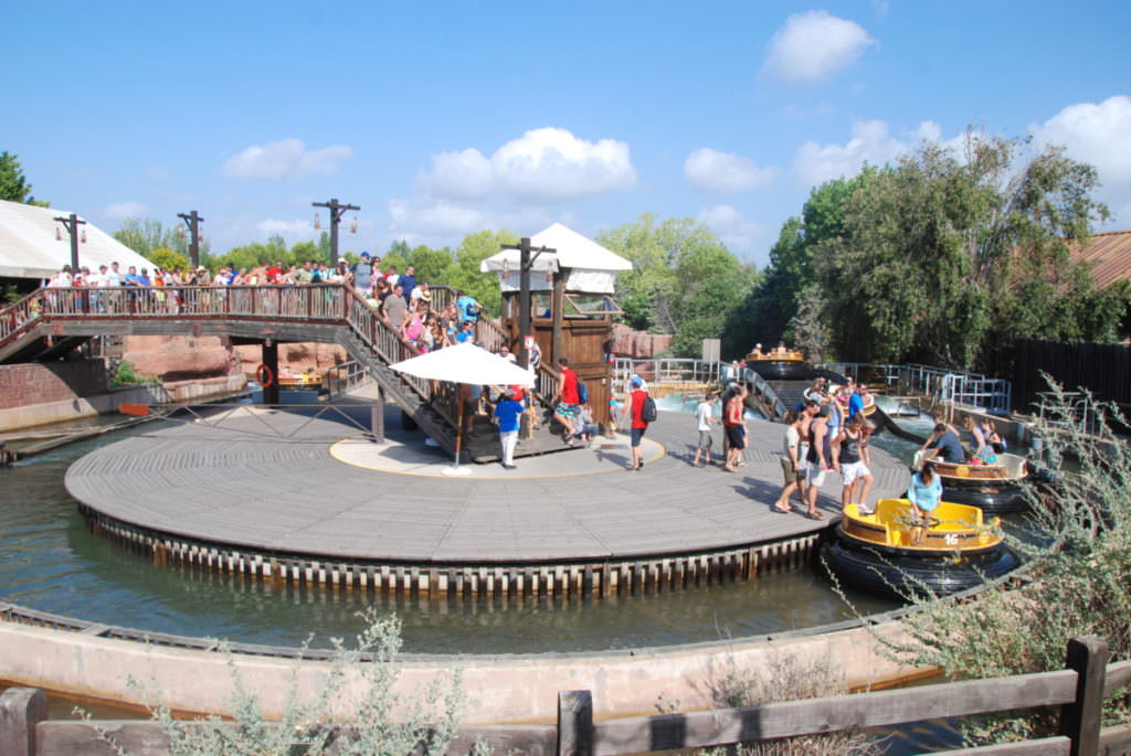 Nicht weit vom Salou Strand in den größten Freizeitpark Spaniens, in den Portaventura