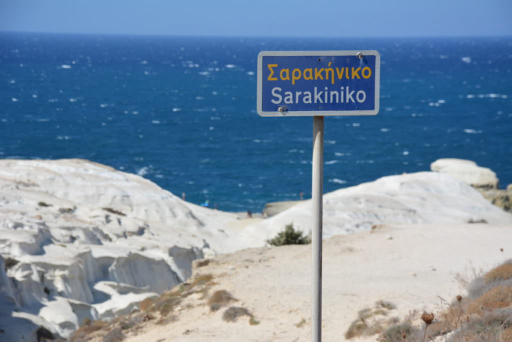 Milos Strände: Sarakiniko - Traumstrand auf Milos. Warum? Schau dir unsere Bilder an...