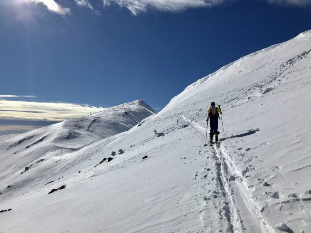 Skitour mit Kindern - in der Spur Richtung Gipfel