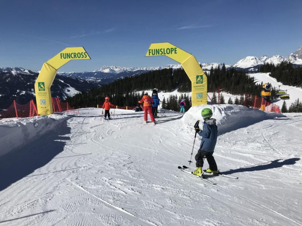 Der Snowpark im Skigebiet Planai - hinein ins Skiabenteuer für Kids