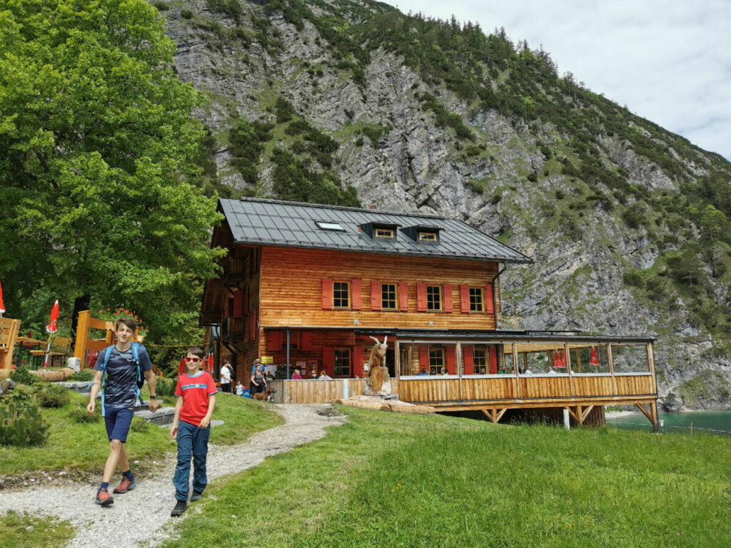 Von der Gaisalm direkt zur Anlegestelle der Achensee Schiffahrt