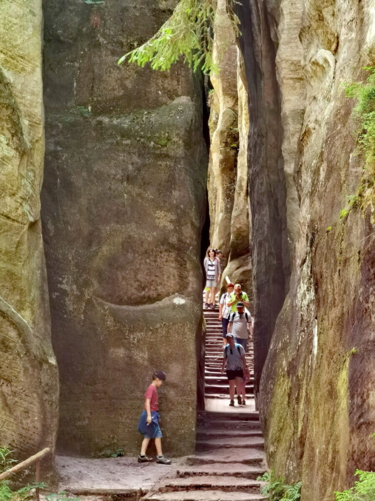 Durch die Felsenschlüchte in der Adersbacher Felsenstadt wandern