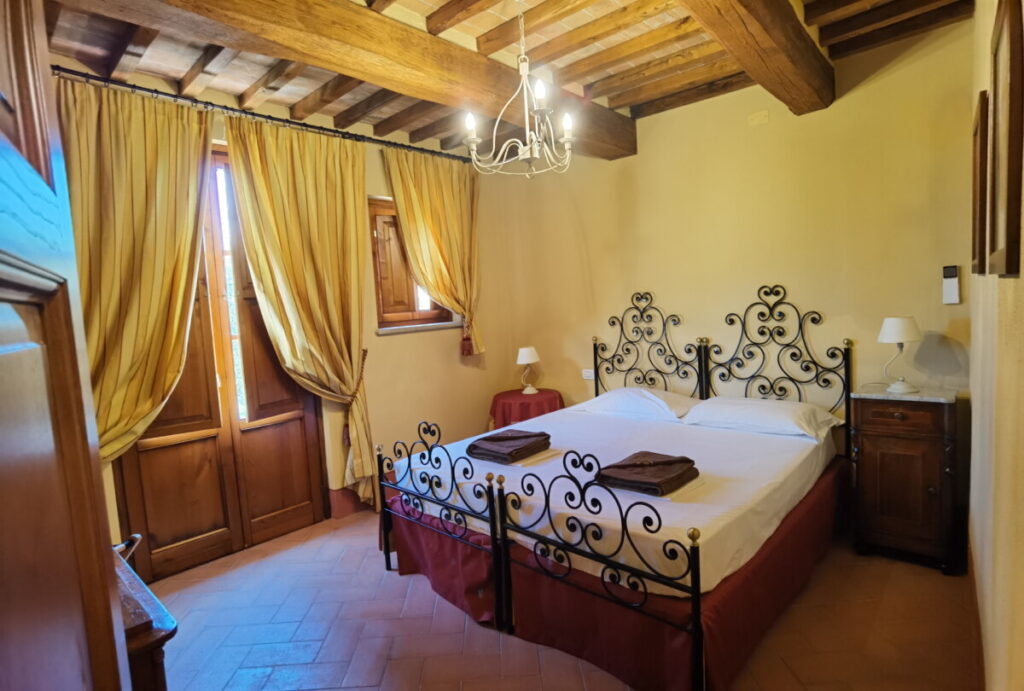 Agriturismo Toskana: Das stilvolle Schlafzimmer in Cima alla Serra