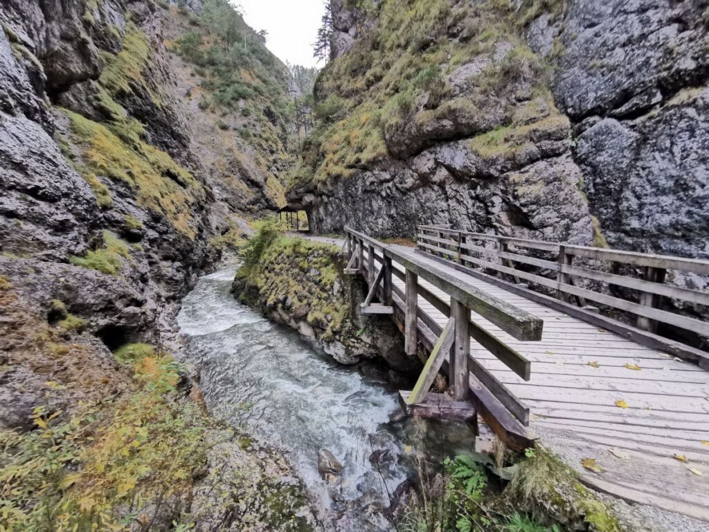 Durch die Kundler Klamm in der Ferienregion Alpbachtal wandern - sogar mit Kinderwagen!