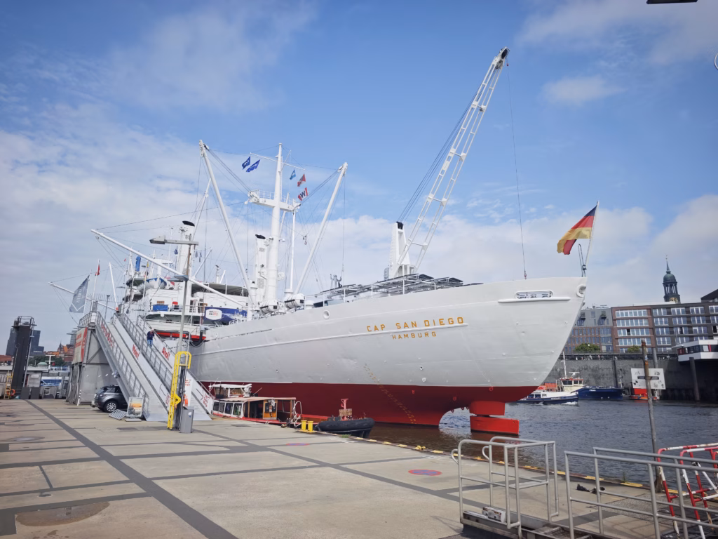 Museumsschiff Cap San Diego - das Ausflugsziel an den Landungsbrücken in Hamburg mit Kindern