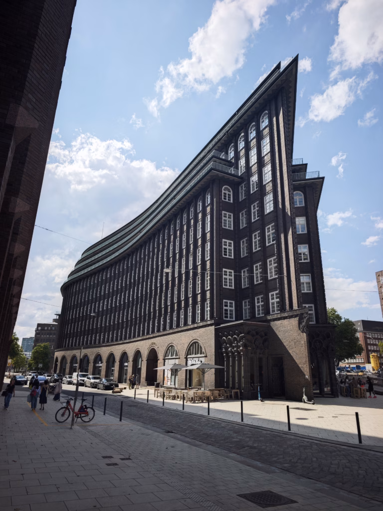 Ausflüge Hamburg mit Kindern - entdecke die besonderen Häuser im Kontorhausviertel