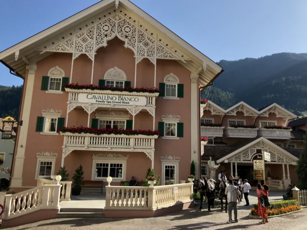 Aussergewöhnlich Übernachten im Luxus Familienhotel in Südtirol