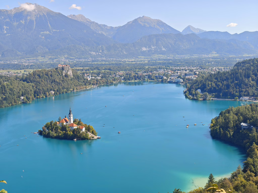 Aussichtspunkt Bleder See - über eine steile Treppe im Rahmen einer Wanderung erreichbar