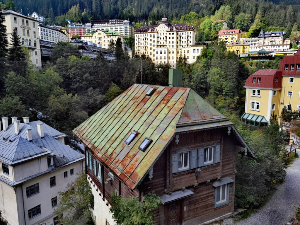 Die Bad Gastein Wasserfälle sind mitten im mondänen Ortszentrum