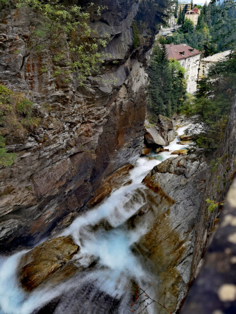 Der Blick auf den Bad Gastein Wasserfall vom Wasserfallweg aus 