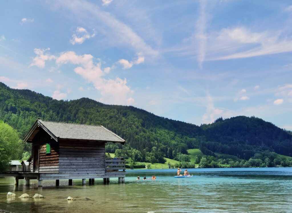 Schliersee mit Kindern im Sommer: Ein erfrischendes Bad im See gehört dazu