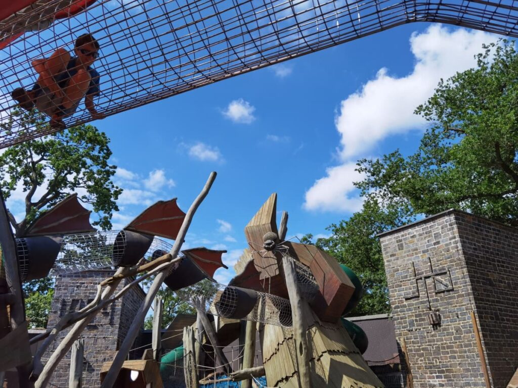 Der große Bärenspielplatz im Zoo Leipzig