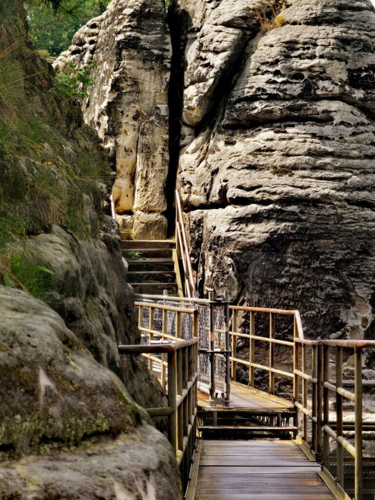 Auf der Bastei wandern mit Kindern - abenteuerlich über die Brücken von Fels zu Fels