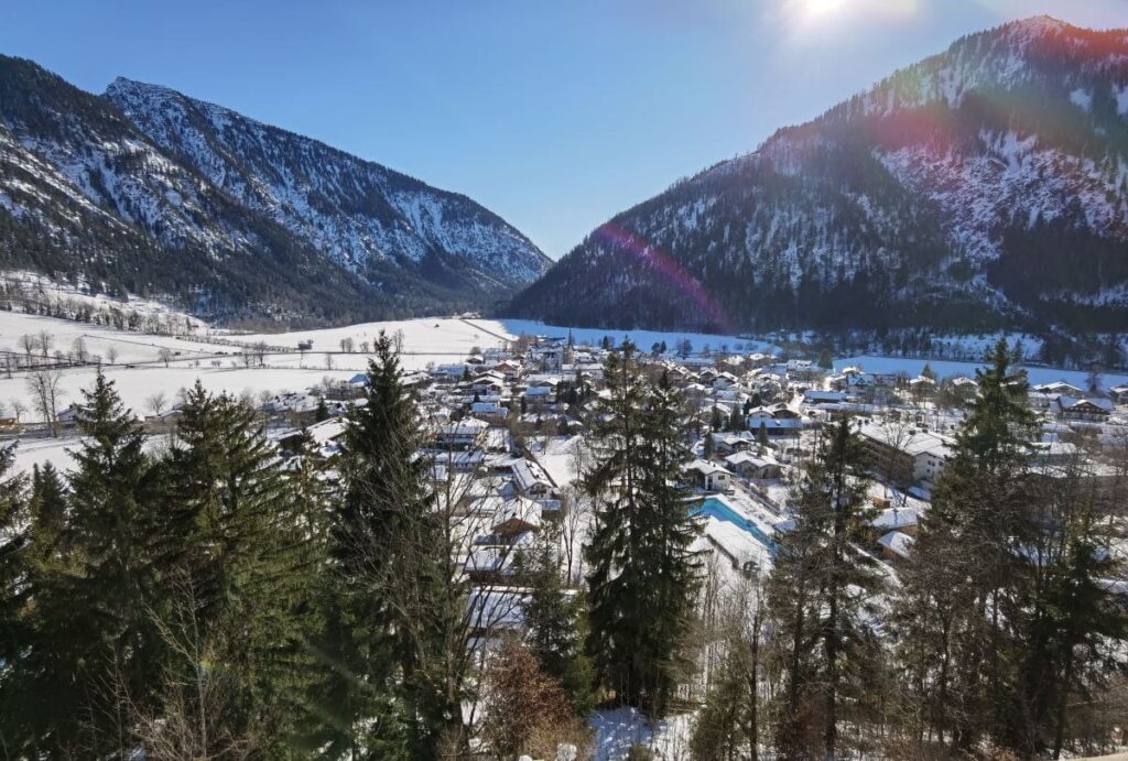 Wirf auch mal einen Blick auf den Bayrischzell Winter! Skifahren, rodeln, winterwandern und toben im Schnee!