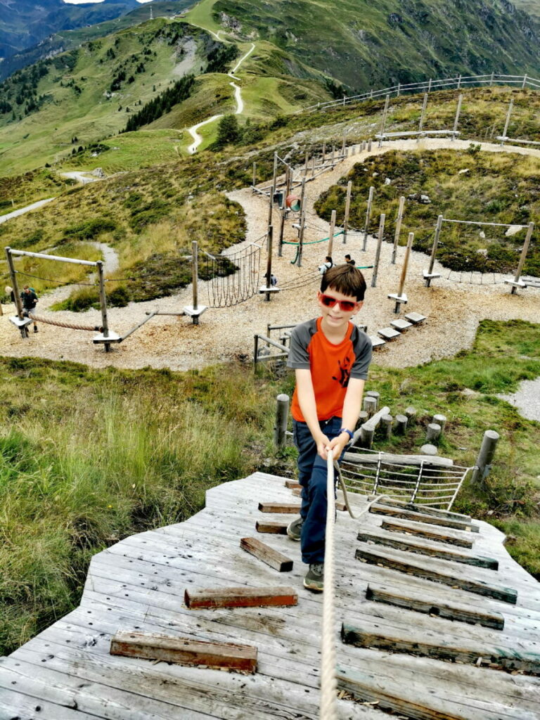 Das ist der große Niederseilgarten in Pepis Kinderland