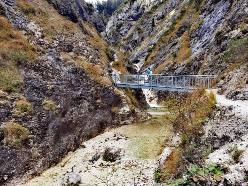 Geheimtipp in Berchtesgaden mit Kindern - die Aschauer Klamm im Herbst