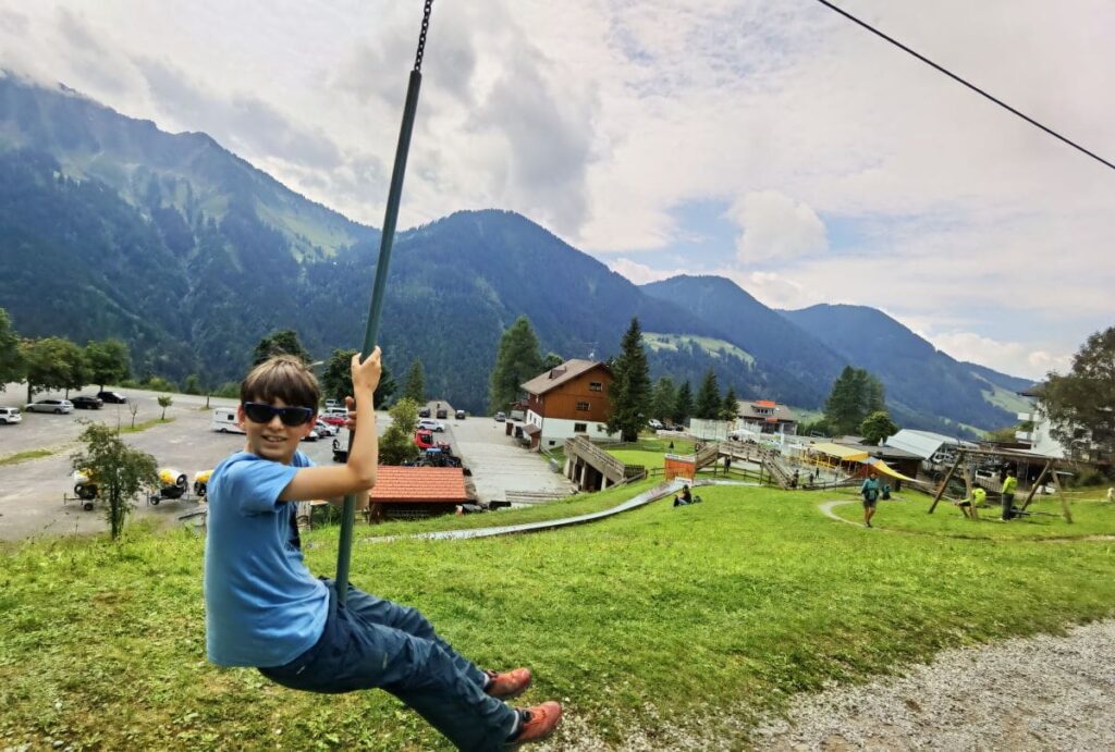 Bergbahnen Laterns Spielplatz - an der Talstation mit der Seilrutsche