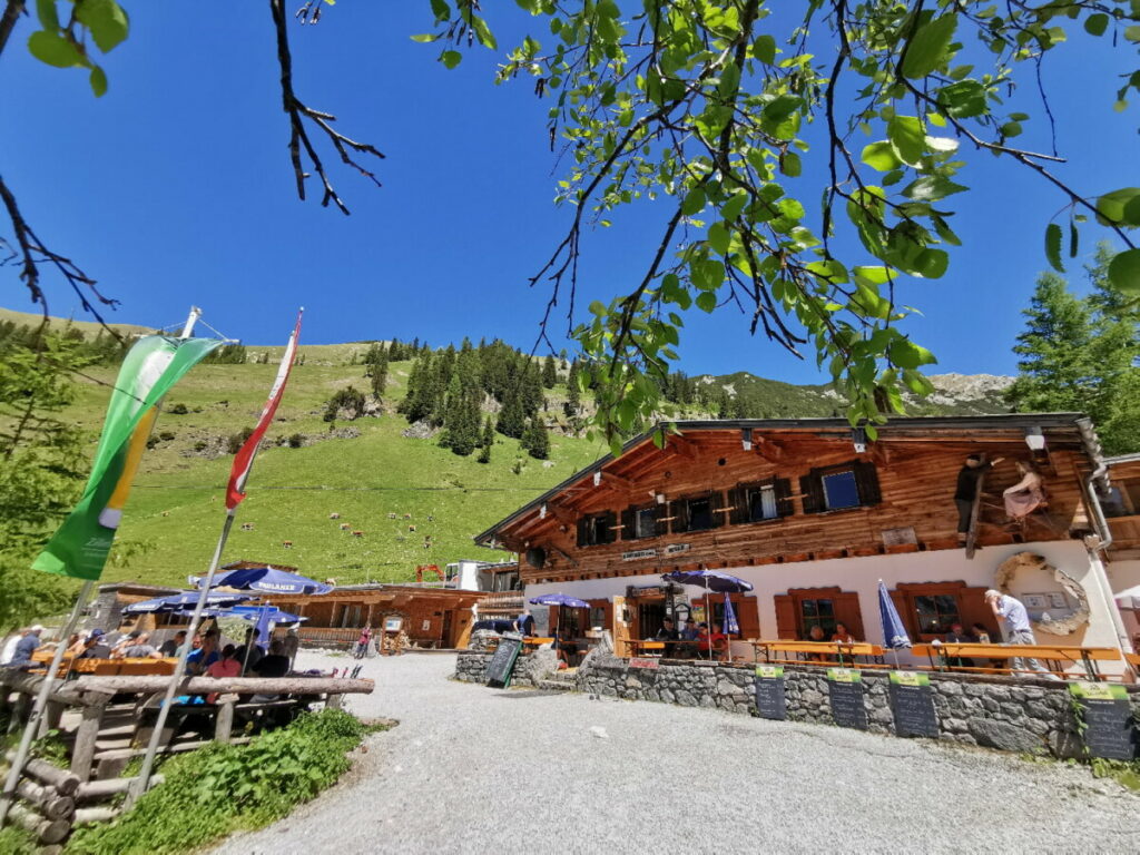 Wanderziel erreicht - das ist die schöne Alm im Karwendel