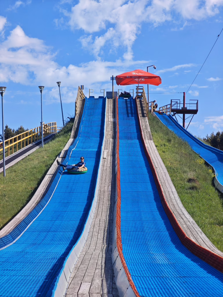 Boom Park Kretinga mit Kindern - mit Reifenrutschen, Hüpfburgen und Aqua-Park