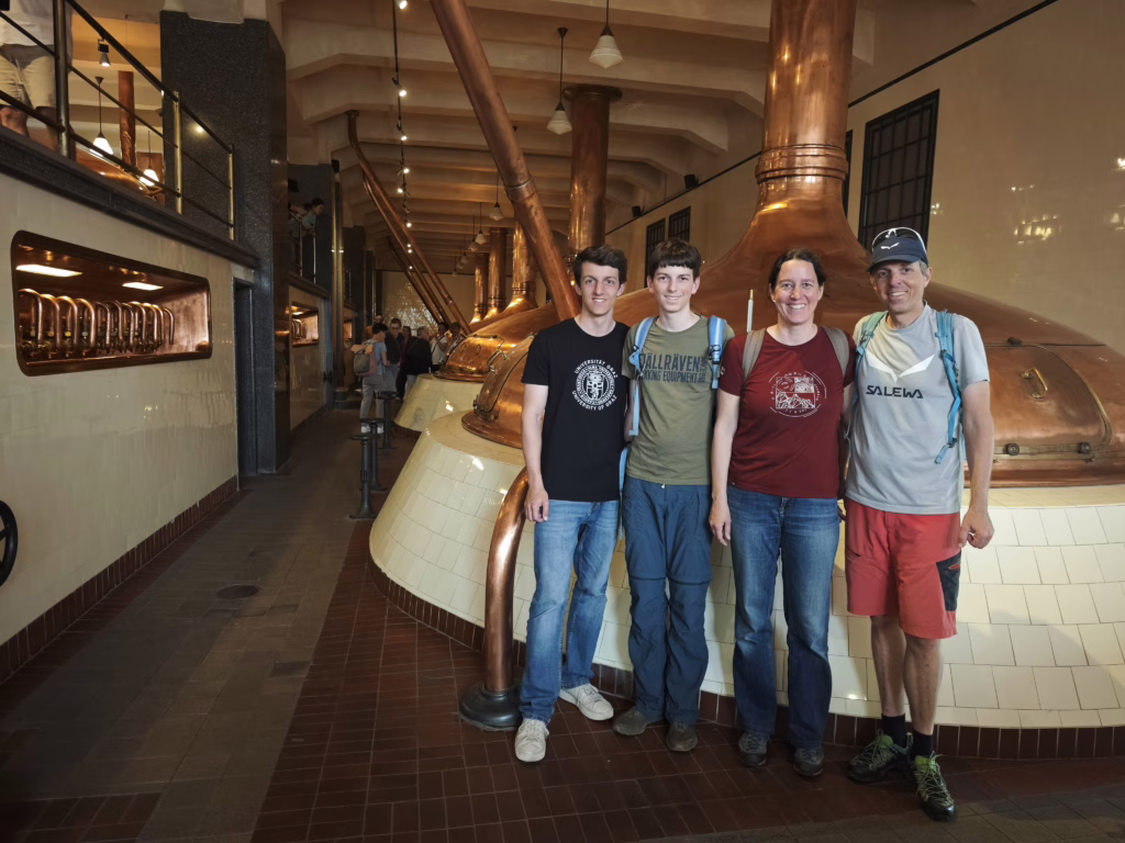 Unser Besuch in der Pilsner Brauerei - bei den historischen Kesseln, im Bierkeller mit Bierprobe