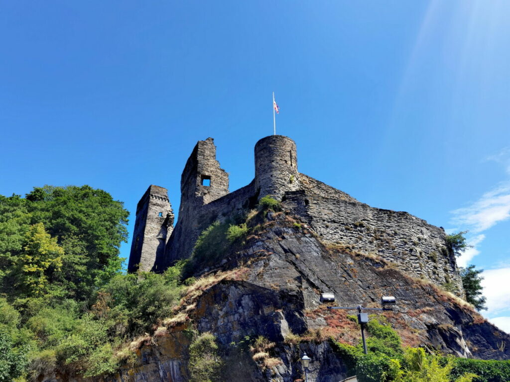 Der Ausflug im Hunsrück auf die Burgruine Kastellan lohnt sich