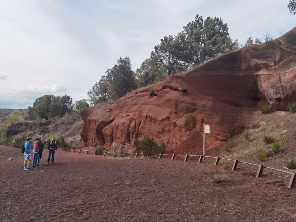 Wanderung am Vulkan Crostat in der Costa Brava mit Kindern