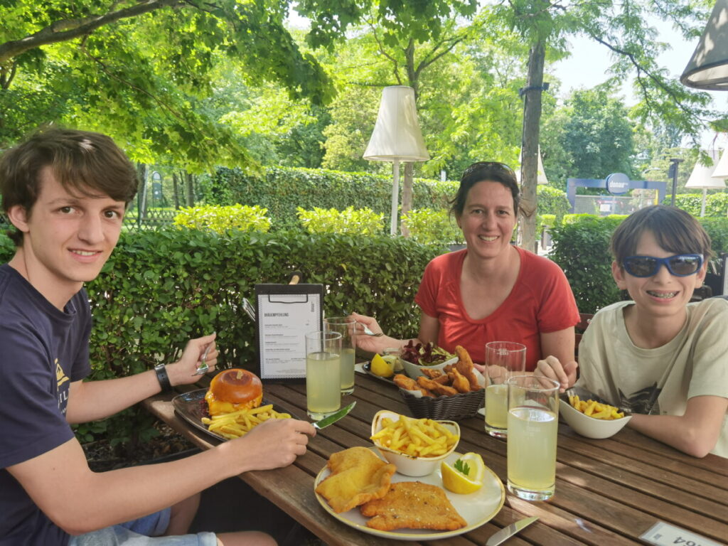 Unsere enstpannte Einkehr im Donaubräu Biergarten