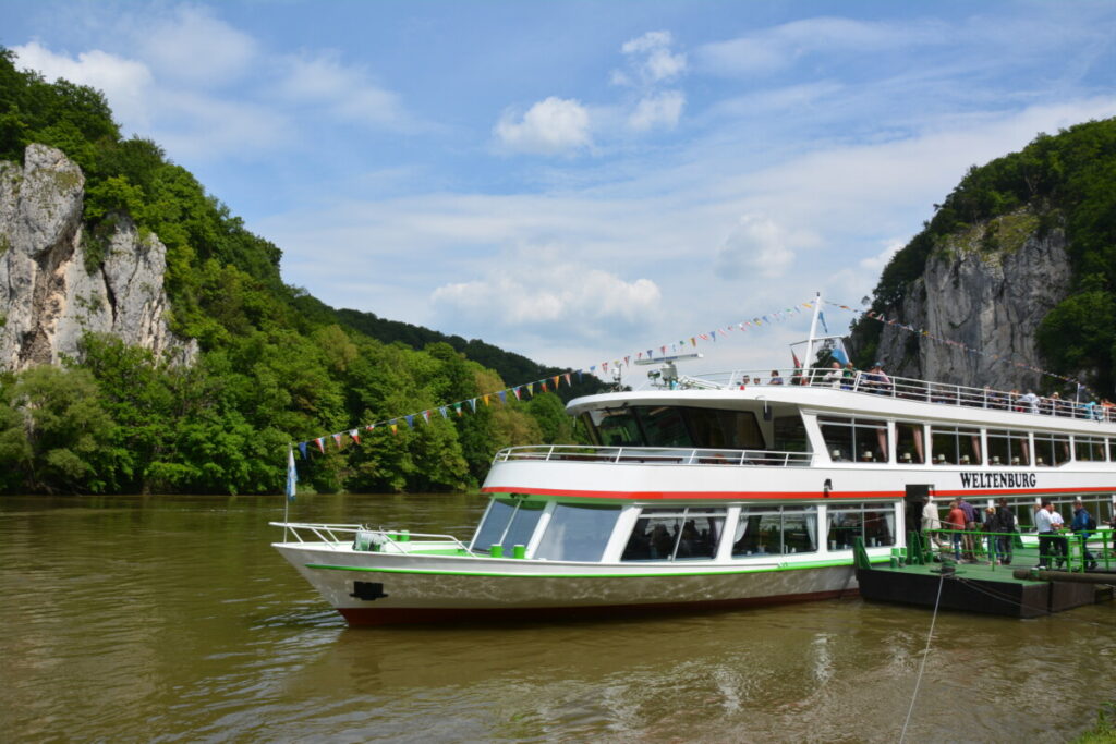 Donaudurchbruch Schiffahrt auf der Donau