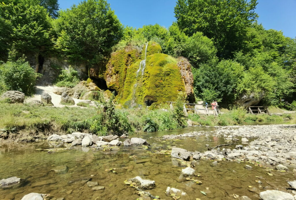 Ausflug in der Eifel mit Kindern zum Dreimühlen Wasserfall