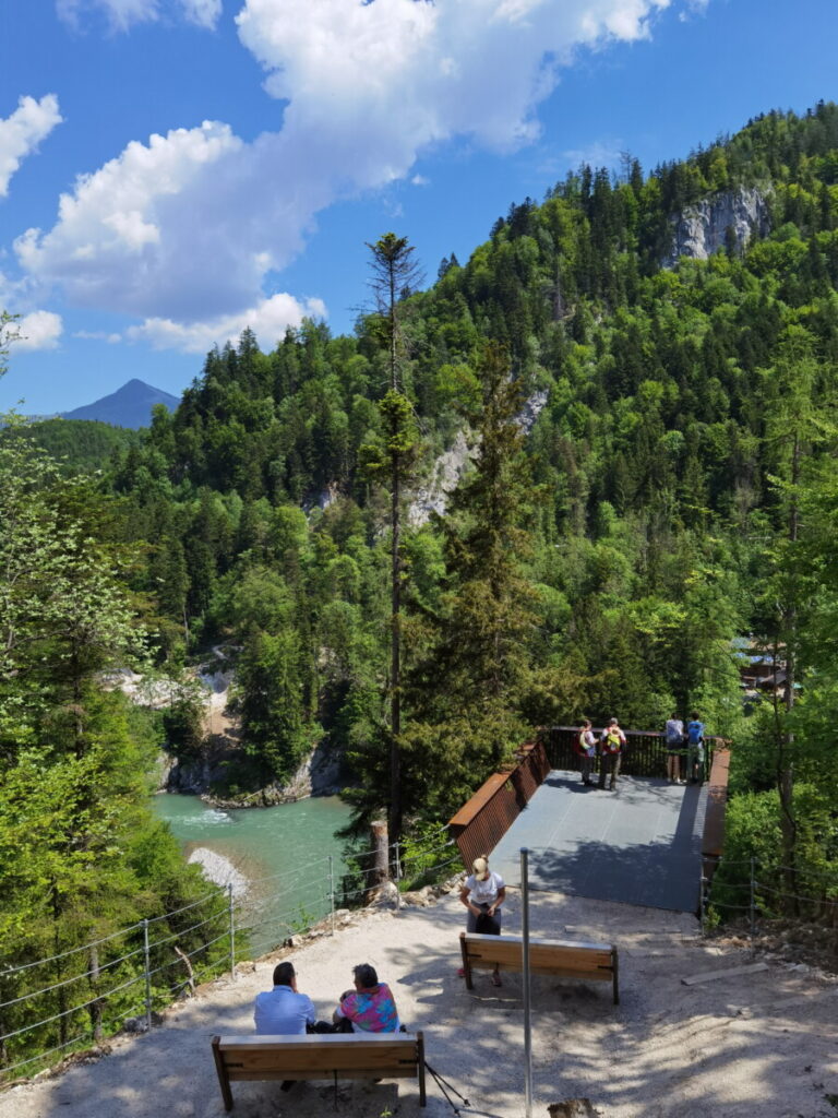 Der Schmugglerweg führt entlang der Aussichtsplattformen durch die Entenlochklamm