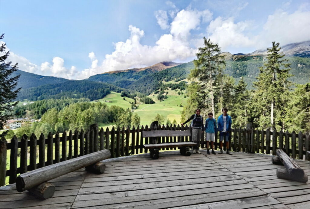 An der Etschquelle am Reschensee mit Kindern