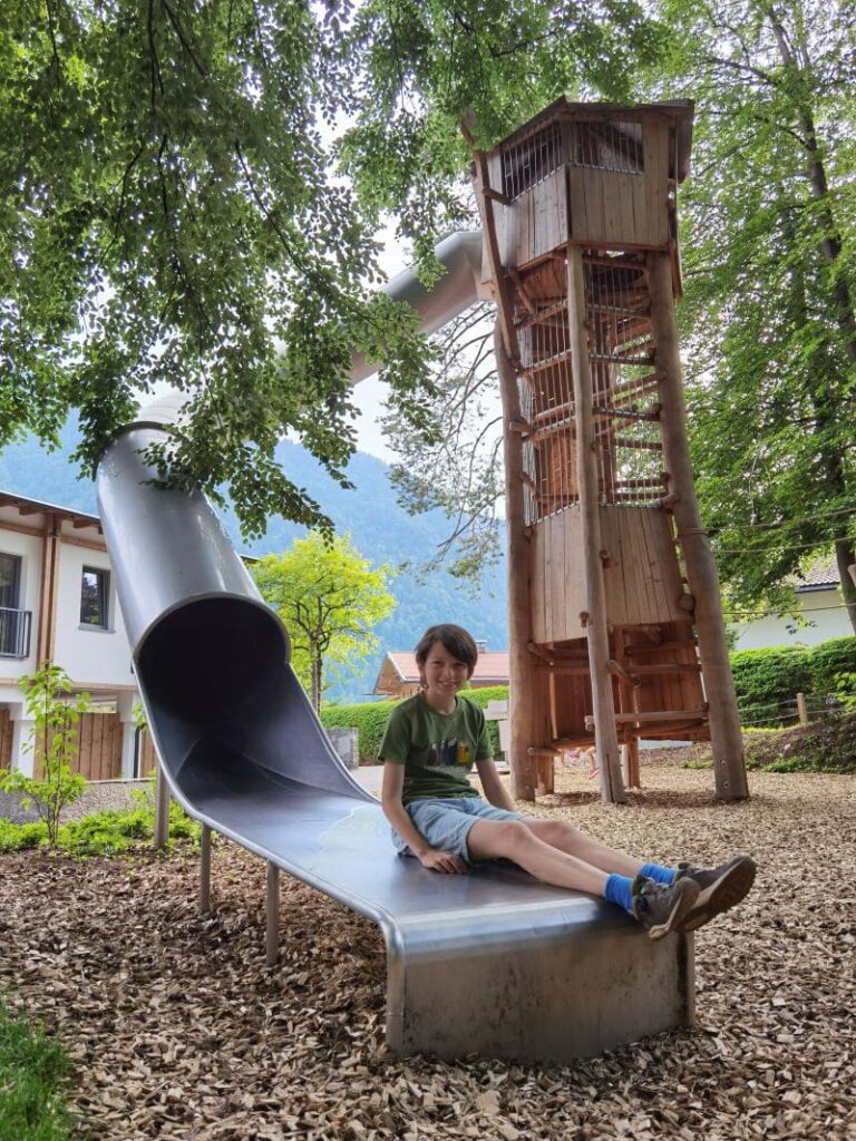 Das ist der tolle Outdoor - Spielplatz im Familienhotel Bayrischzell