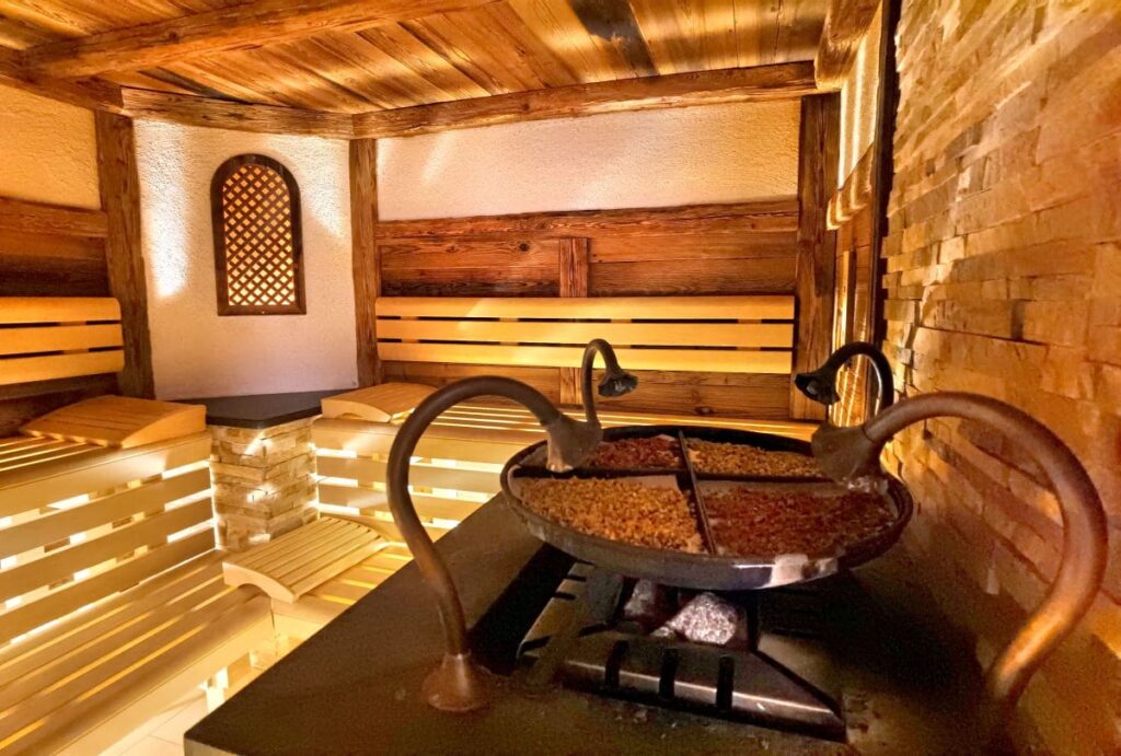 Familienhotel Kleinwalsertal mit Saunen - hier die Kräutersauna im Rosenhof