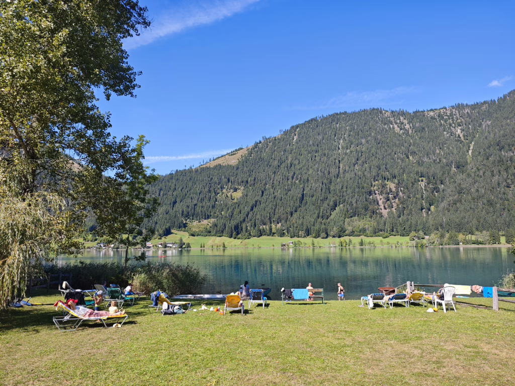 Das private Seegrundstück für Gäste des Familienhotel Kreuzwirt