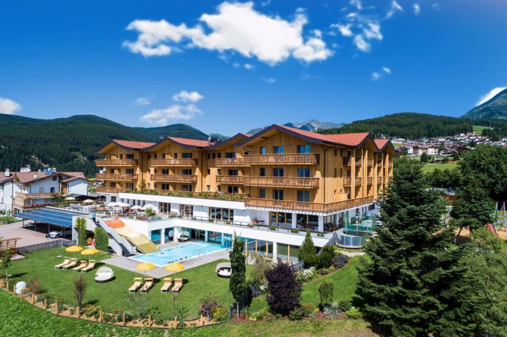 Familienhotel Südtirol mit Pool - Family Home Alpenhof ****