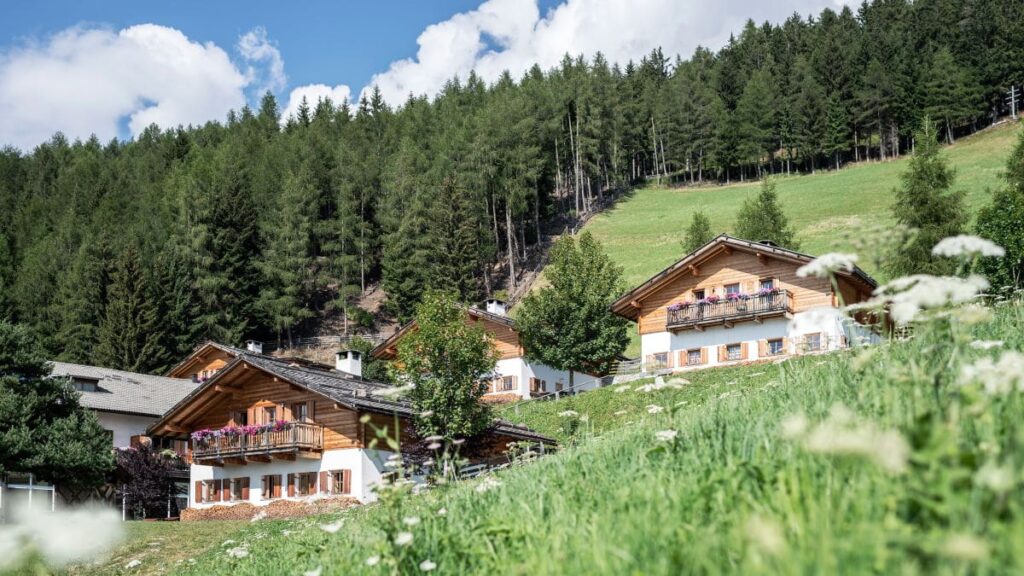 Familienhotel Südtirol auf der Alm - Familienalm & Almchalets Taser Alm