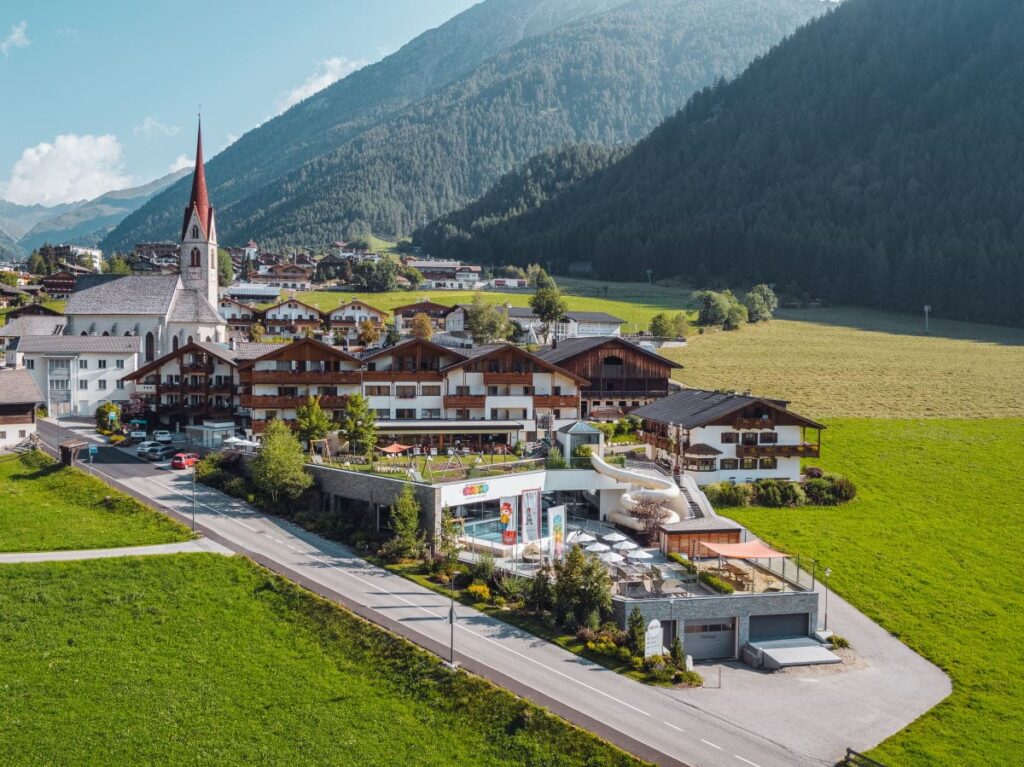 Familienhotel Südtirol mit Rutsche - Familienhotel Huber ****