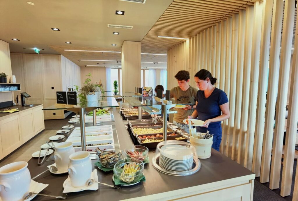 Familienhotel in den Bergen mit Buffet