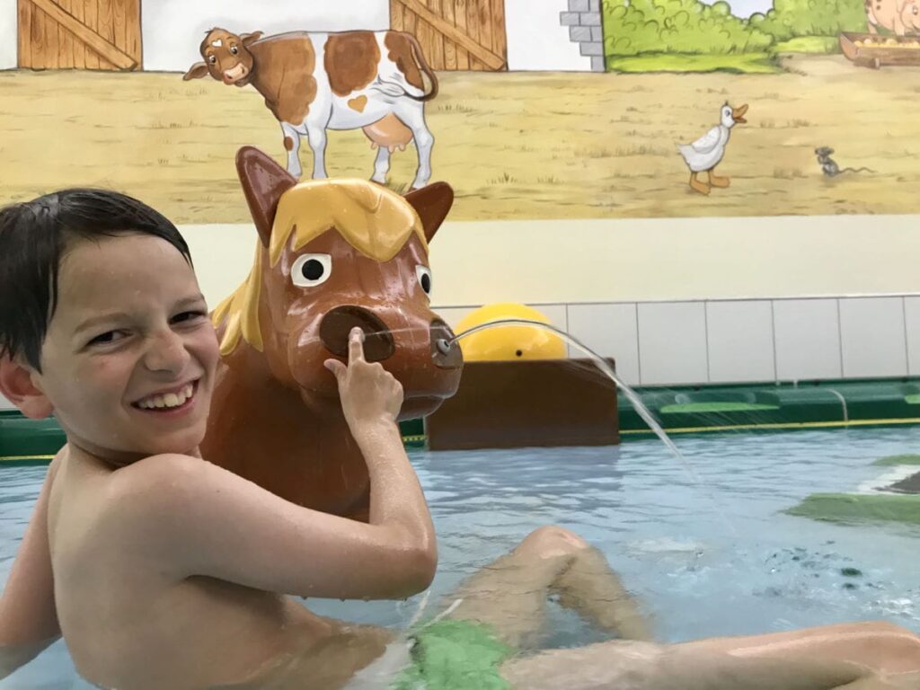 Familienhotel mit Schwimmbad und Wasserrutsche - ein Traum für die Kinder