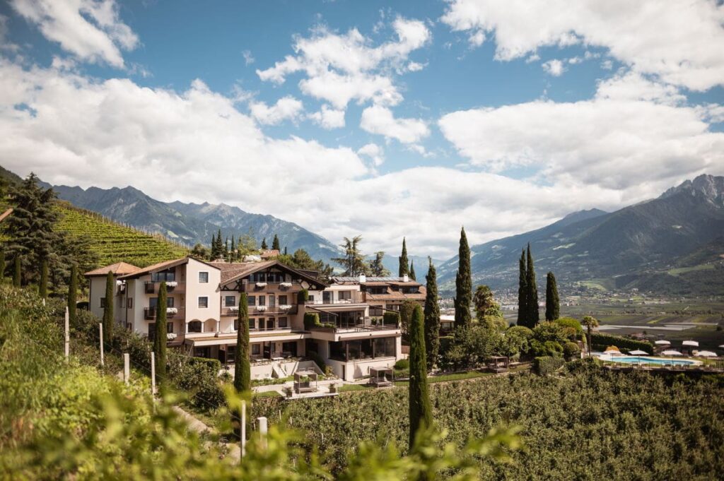 Familienhotels Südtirol mit Palmen und Obstgärten - Familienresidence & Suiten Das Grafenstein ***s