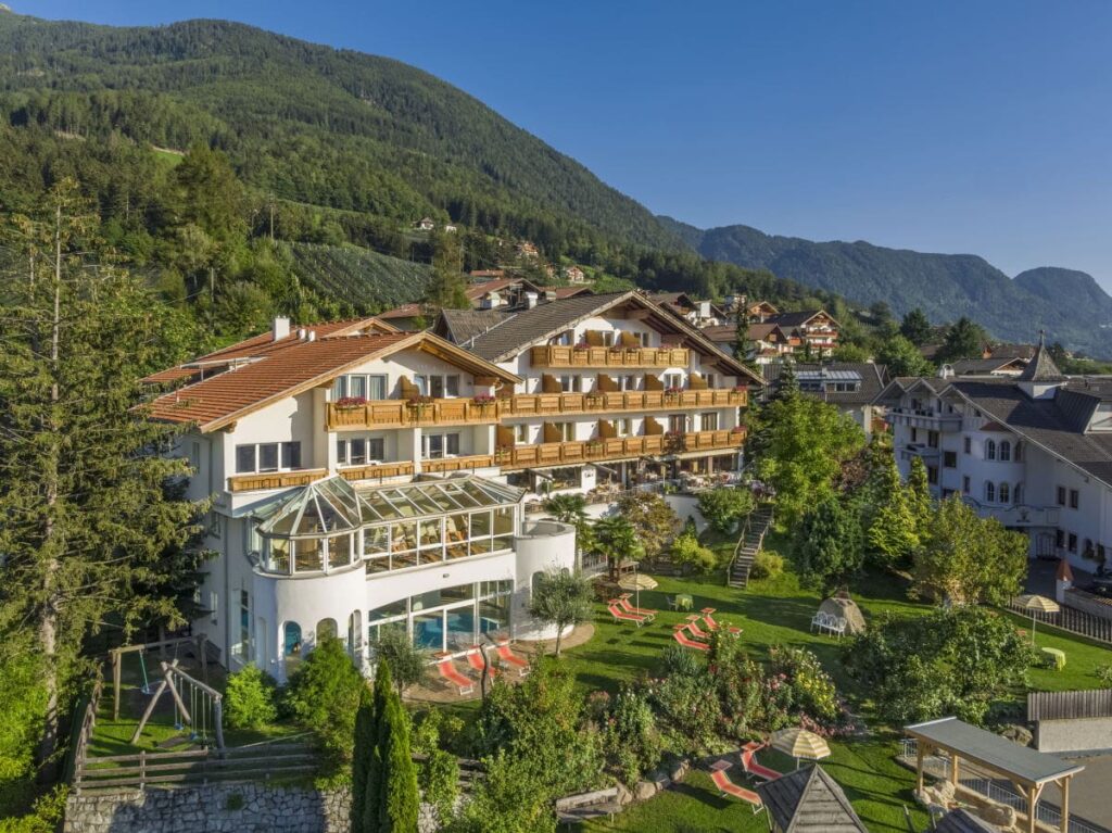 Familienhotel Südtirol mit Pferden - Family Hotel Gutenberg ****