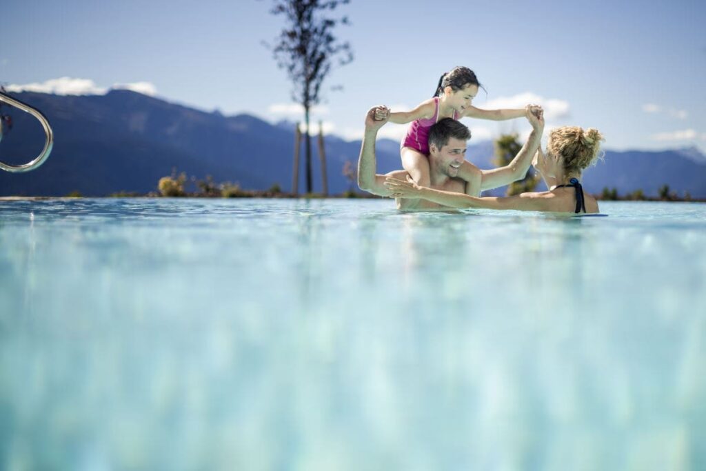 Wir zeigen dir die 25 schönsten Familienhotels in Südtirol - mit Pool, Rutsche und was du dir sonst noch so wünscht!