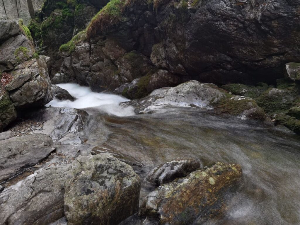 Familienurlaub Bayerischer Wald mit Kindern? Die Wasserfall Wanderungen sind zu empfehlen!