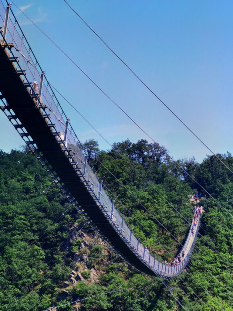 Familienurlaub Deutschland im Hunsrück - die Geierlay Hängebrücke ist der touristische Magnet